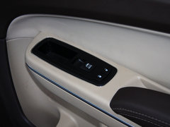 2013款 3.6L 自动 尊崇版