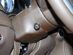 2013款 3.6L 自动 尊崇版