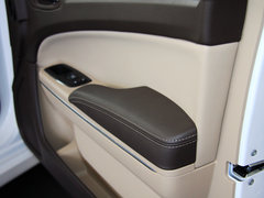 2013款 3.6L 自动 尊崇版