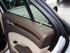 2013款 3.6L 自动 尊崇版