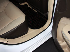 2013款 3.6L 自动 尊崇版