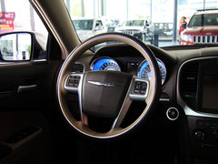 2013款 3.6L 自动 尊崇版
