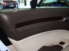 2013款 3.6L 自动 尊崇版