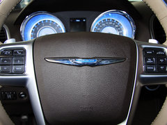 2013款 3.6L 自动 尊崇版