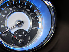 2013款 3.6L 自动 尊崇版