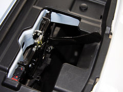 2013款 3.6L 自动 尊崇版