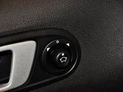 2013款 1.5L 手动 风尚型