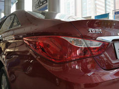 2011款 2.0L 自动 时尚版