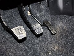 2011款 1.5L 手动 精英导航版 5座