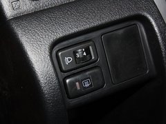 2011款 1.5L 手动 精英导航版 5座