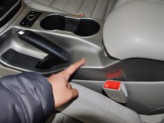 2013款 1.6T 自动 四驱精英型 5座