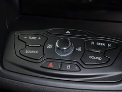 2013款 1.6T 自动 四驱精英型 5座