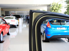 2013款 1.6T 自动 四驱精英型 5座