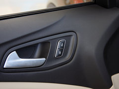 2013款 1.6T 自动 四驱精英型 5座