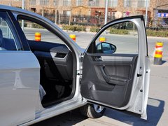 2013款 1.6L 自动 豪华型