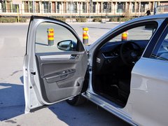 2013款 1.6L 自动 豪华型