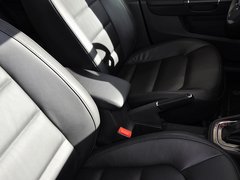 2013款 1.6L 自动 豪华型