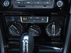 2013款 1.6L 自动 豪华型