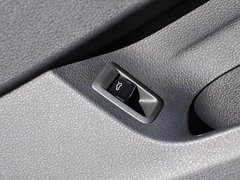 2013款 1.6L 自动 豪华型