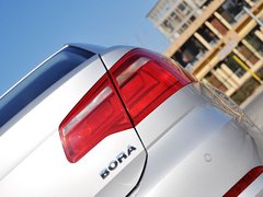 2013款 1.6L 自动 豪华型