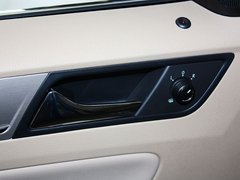 2013款 1.6L 自动 舒适型
