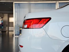 2013款 2.0L 自动 精英版