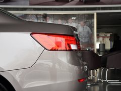 2013款 2.0L 自动 精英版