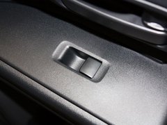2013 2.0L CVT 两驱运动导航版 5座