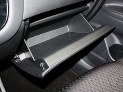 2013 2.0L CVT 两驱运动导航版 5座