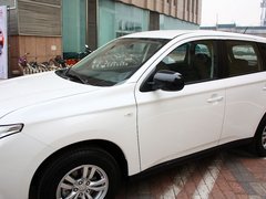 2013 2.0L CVT 两驱运动导航版 5座