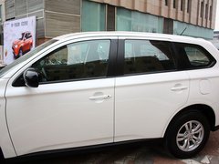 2013 2.0L CVT 两驱运动导航版 5座