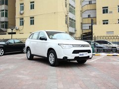 2013 2.0L CVT 两驱运动导航版 5座