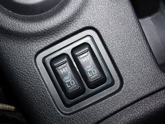 2013 2.0L CVT 四驱都市导航版5座