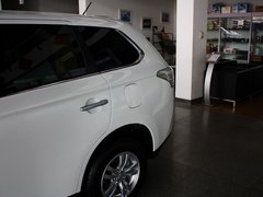2013 2.0L CVT 四驱都市导航版5座