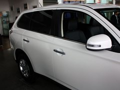 2013 2.0L CVT 四驱都市导航版5座