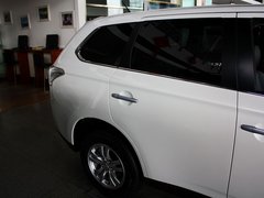 2013 2.0L CVT 四驱都市导航版5座