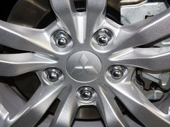 2013 2.0L CVT 四驱都市导航版5座