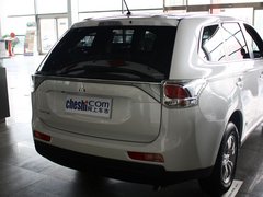 2013 2.0L CVT 四驱都市导航版5座