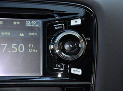 2013 2.0L CVT 四驱都市导航版5座