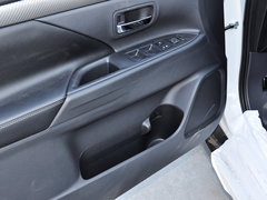 2013 2.0L CVT 四驱都市导航版5座