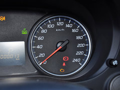 2013 2.0L CVT 四驱都市导航版5座