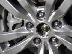 2013 2.0L CVT 四驱都市导航版5座