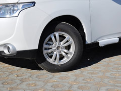 2013 2.0L CVT 四驱都市导航版5座