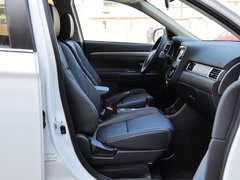 2013 2.0L CVT 四驱都市导航版5座