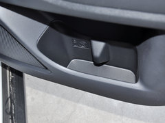 2013 2.0L CVT 四驱都市导航版5座