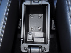 2013 2.0L CVT 四驱都市导航版5座