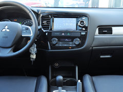 2013 2.0L CVT 四驱都市导航版5座