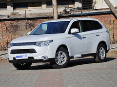 2013 2.0L CVT 四驱都市导航版5座