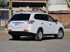 2013 2.0L CVT 四驱都市导航版5座