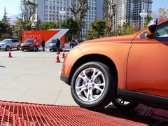 2013 2.4L CVT 四驱豪华导航版 7座